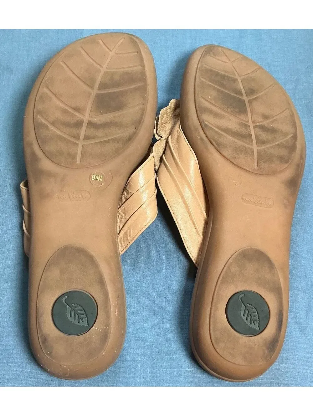 Nurture leather floral sandal flip flops Women's Size 9